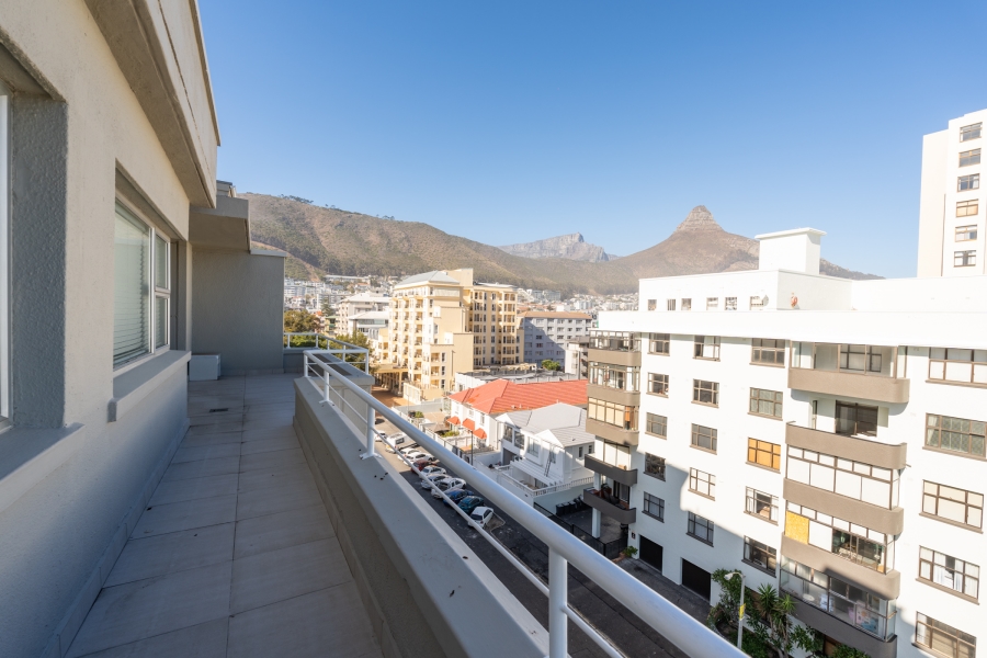 To Let 4 Bedroom Property for Rent in Sea Point Western Cape